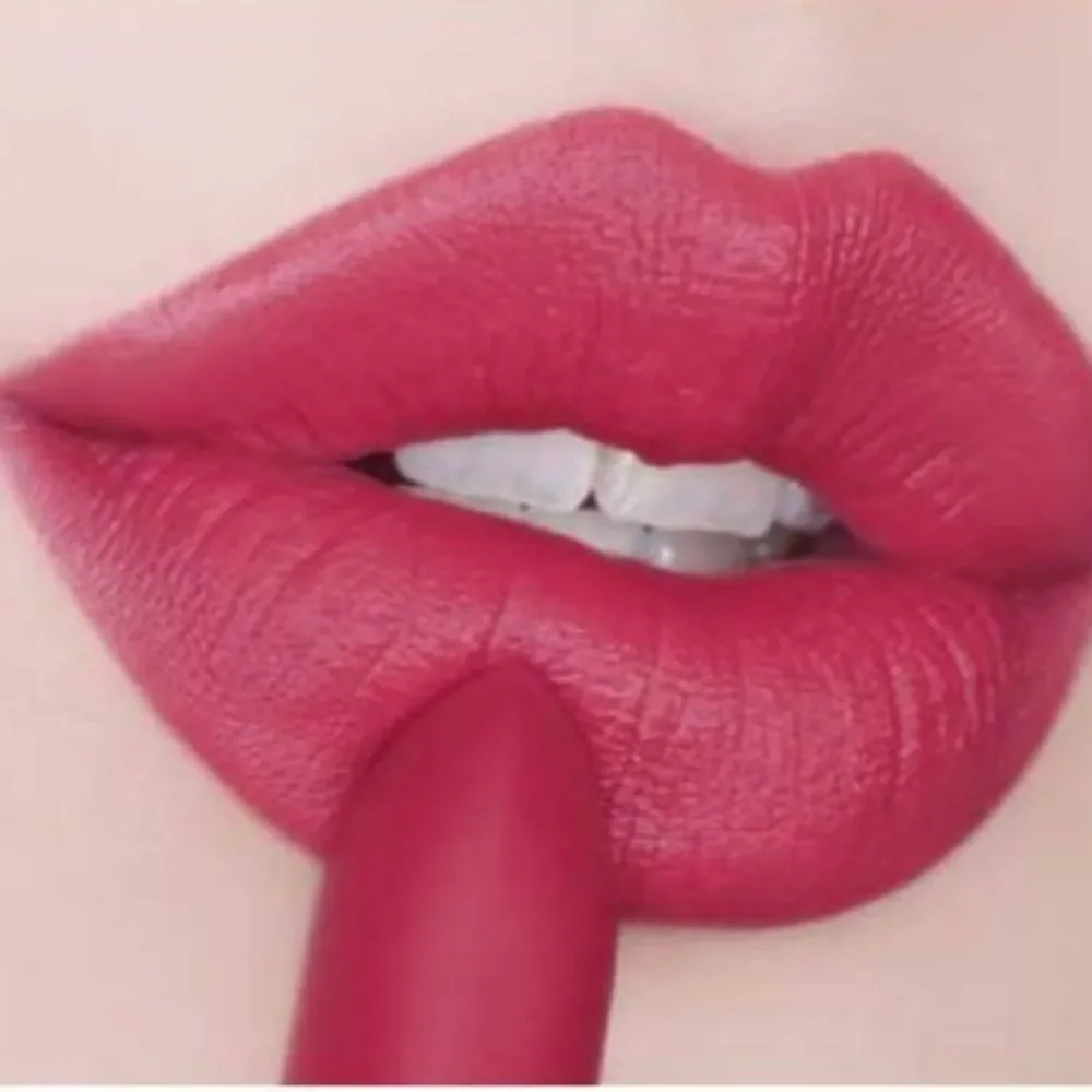 Touch In Sol Velvet Lipstick in Seol Rose